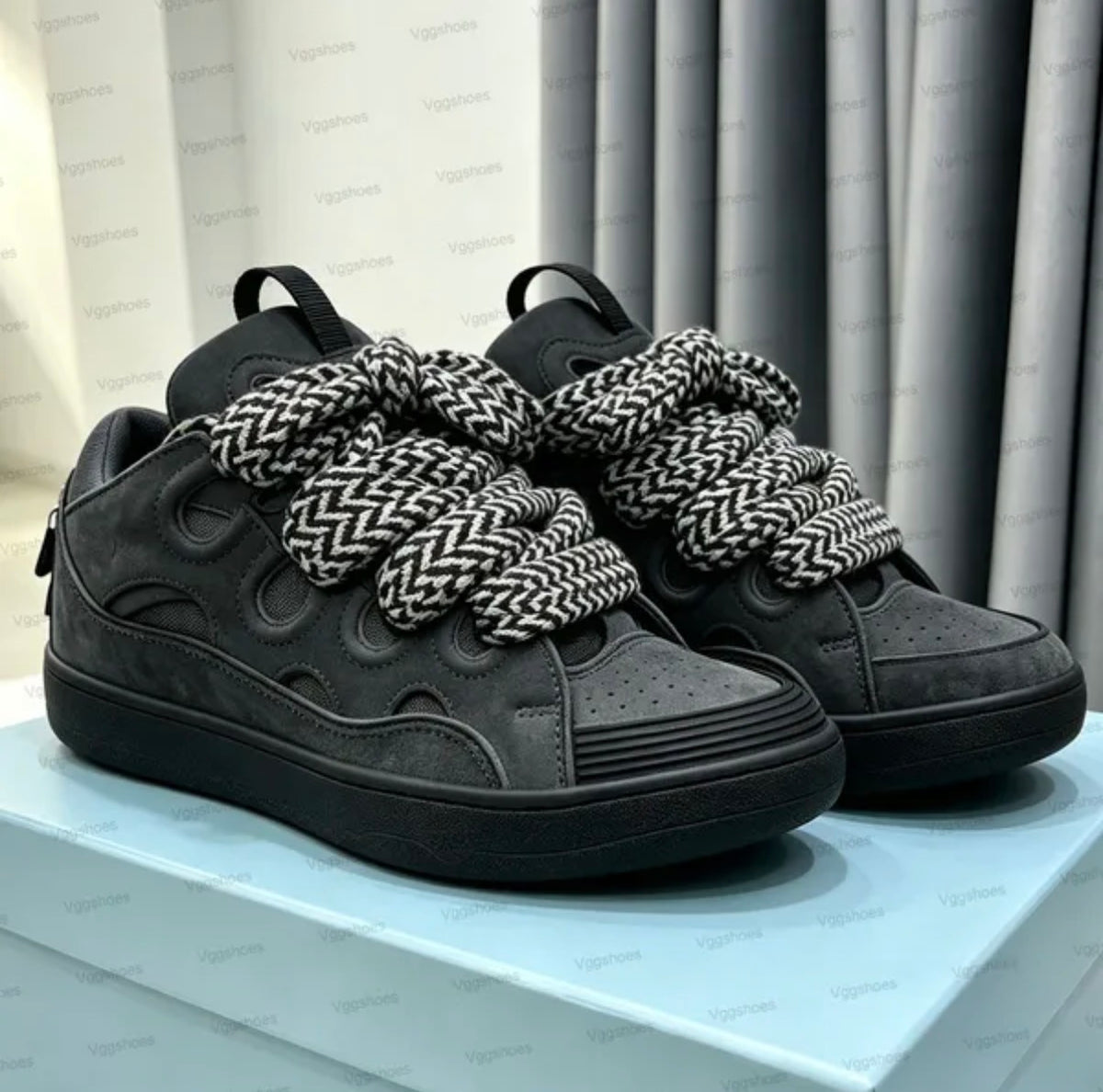Lanvin curb sneakers
